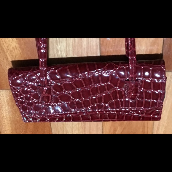 Classy Small Handbag - Picture 4 of 4